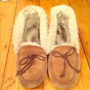 UGG SLIPPER MOCCASINS