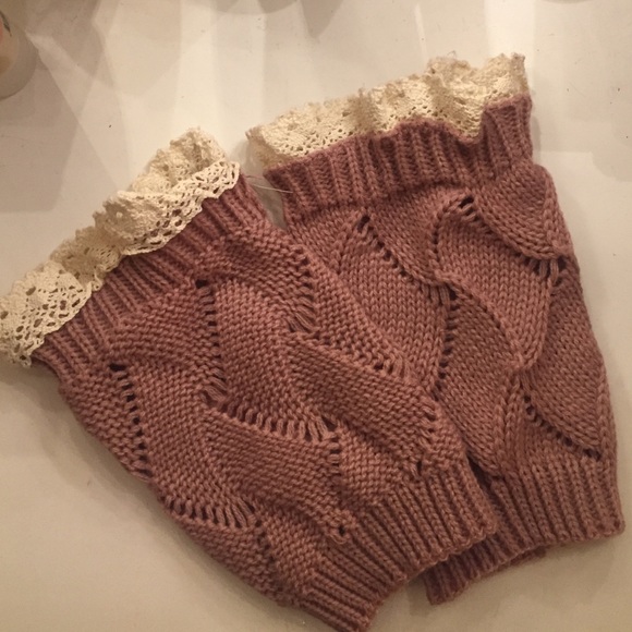 NWOT lacey knit boot cuffs
