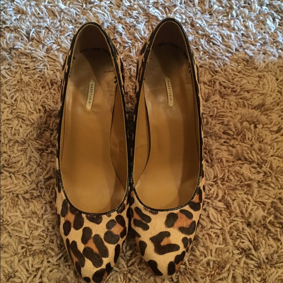 Size 9. MAXSTUDIO LEOPARD WEDGE