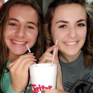 Meet your Posher, Alexis