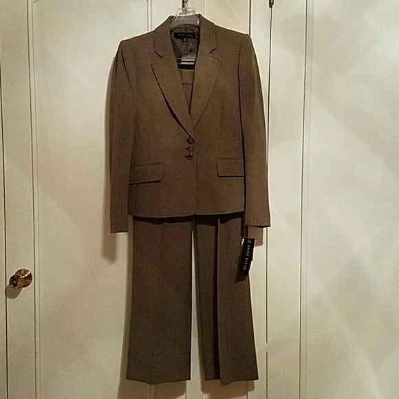 Anne Klein 2 Piece Pant Suit