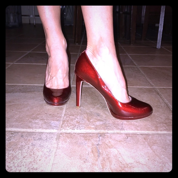 BCBGeneration red heel