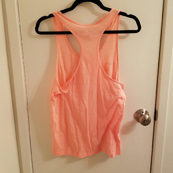 PINK Tank - Picture 3 of 3