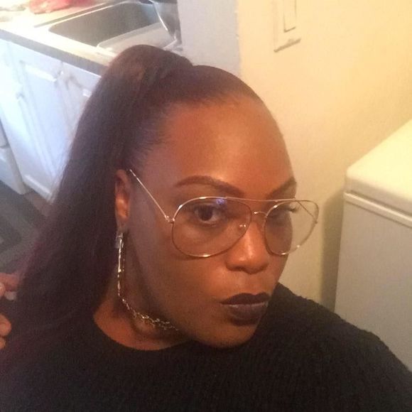 Meet your Posher, Cassiopeia - Picture 1 of 1