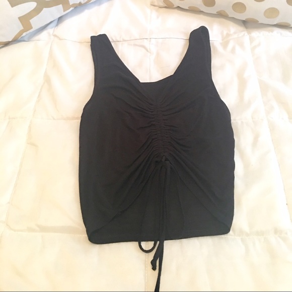 ⚫️black crop top with tie in the back ⚫️