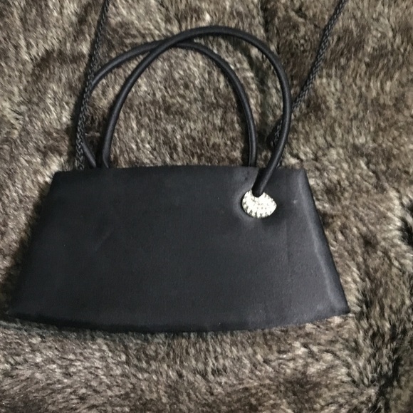 Elegant wristlet