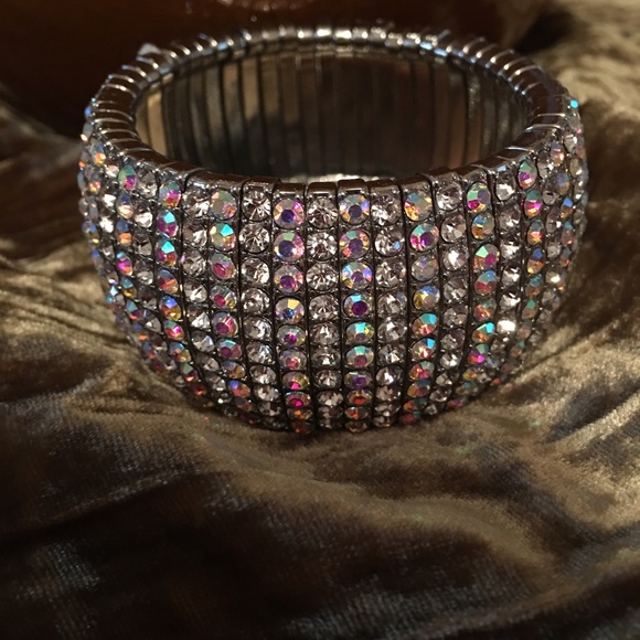 Jewelry - Women's Jeweled Bracelet