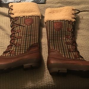 Ugg snow boots