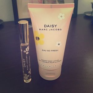 Marc Jacobs Eau So Fresh DAISY perfume & lotion