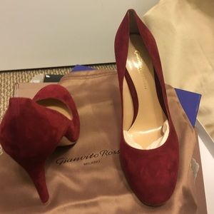 Gianvito Rossi pumps. Berry. Size 37/4" heel.