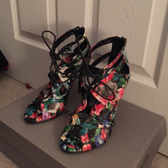 Size 7.5 heels, like-new condition.