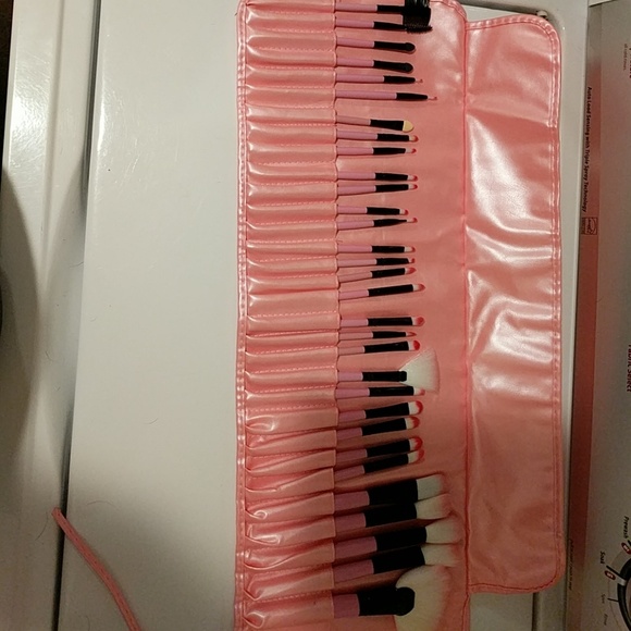 31 piece makeup brush set