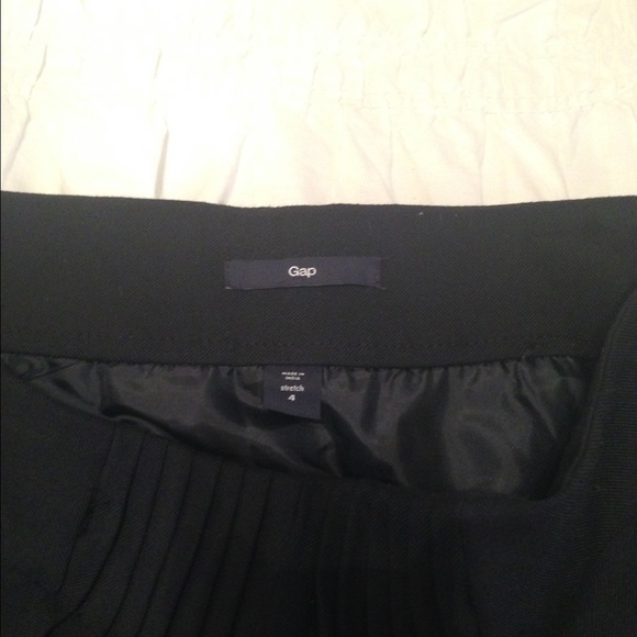 Gap Navy Mini Skirt - Picture 2 of 3