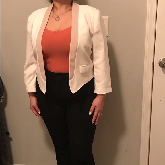 Cream beige F21 blazer - Picture 2 of 3