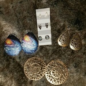 Earing bundle 6 pairs all sanitized