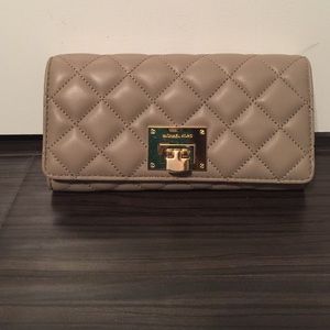 Michael Kors "taupe" wallet