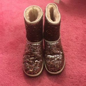 Champagne Sparkle Uggs (size 9)