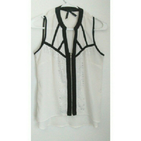 Sleevless shirt