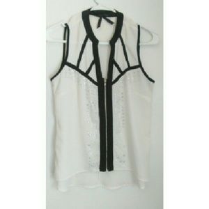 Sleevless shirt