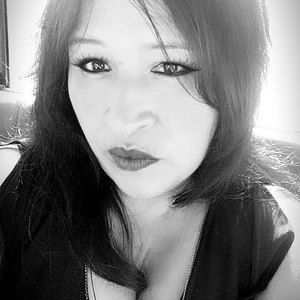 Meet your Posher, Iris