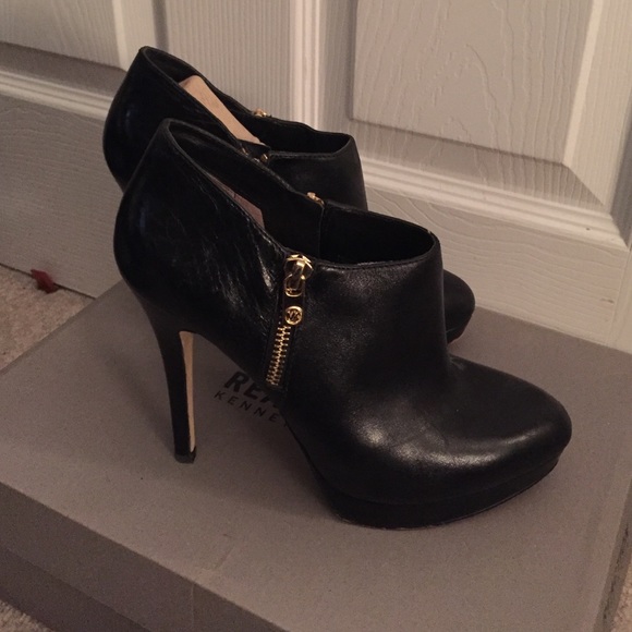Michael Kors size 7.5 ankle boots