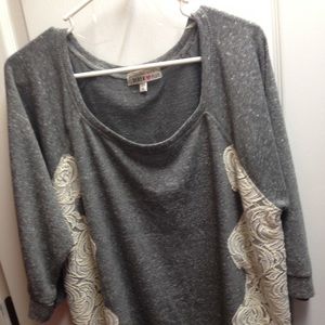 Lace 3/4 Length Sleeve Sweatshirt