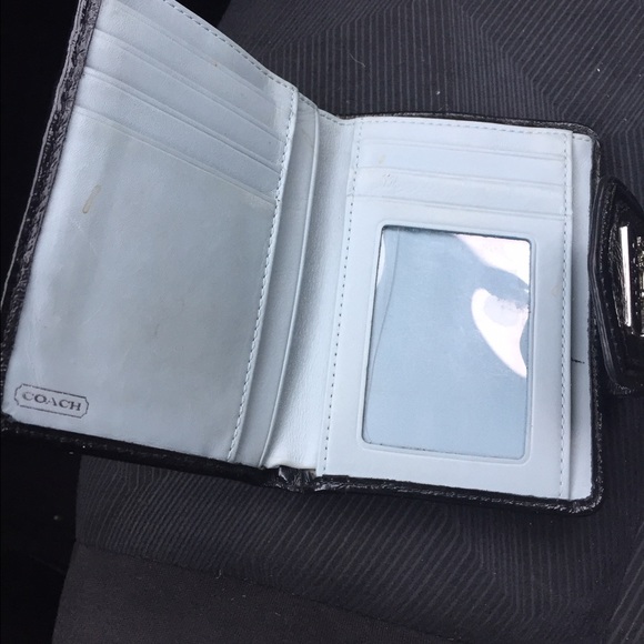 SOLD Coach Used Women Wallet - Picture 2 of 2