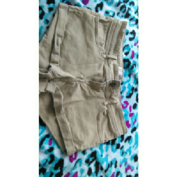 Shorts - Picture 1 of 2