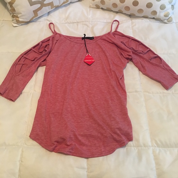 💕never been worn pink top with open sleeves