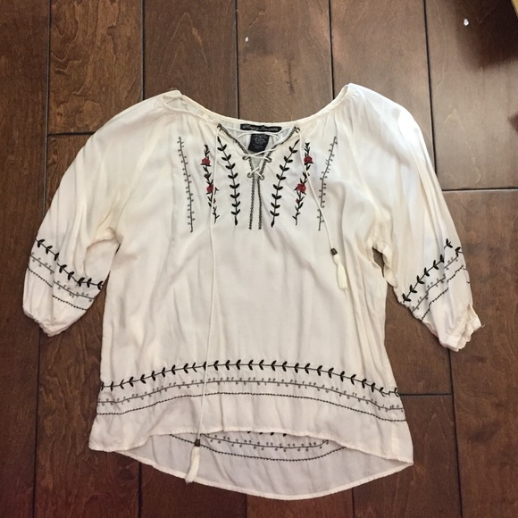 Embroidered half sleeve top