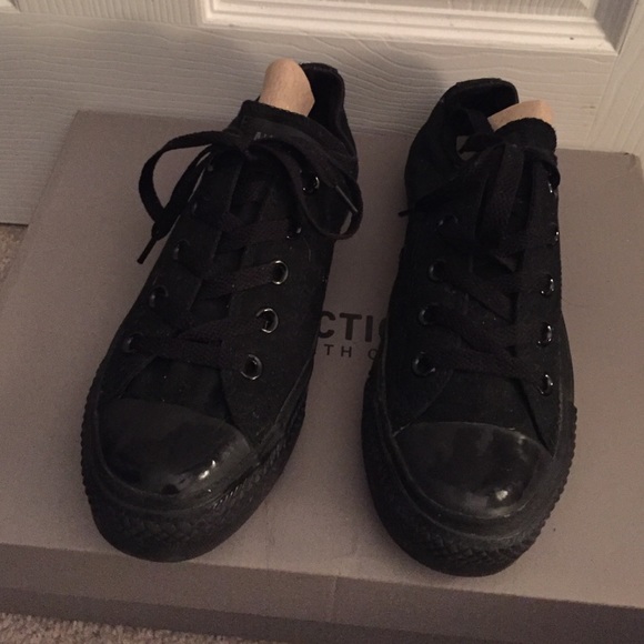 Black converse