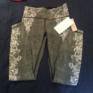 Lululemon leggings!