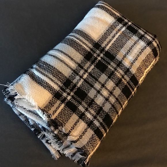 NWOT Modcloth Blanket Scarf