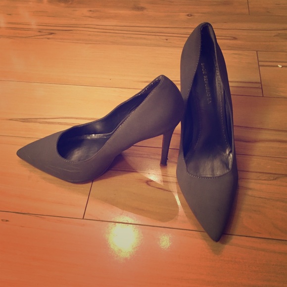Grey kitten heels