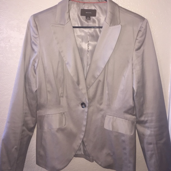 Fitted Tan Blazer