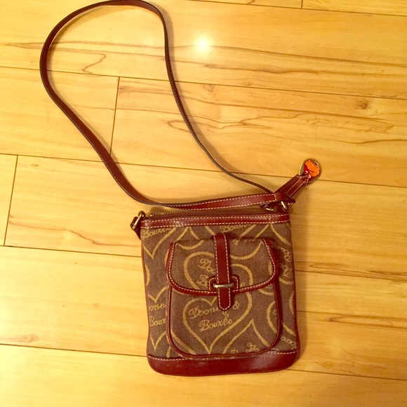 Dooney and bourke messenger bag