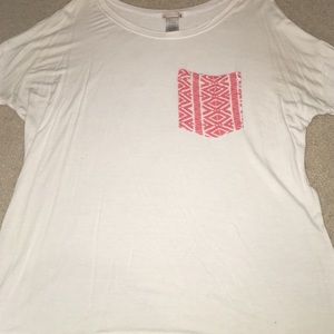 White blouse with design pocket