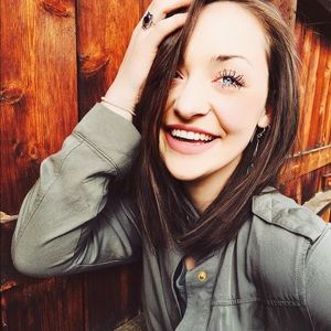 Meet your Posher, Jessica
