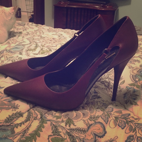Excln cond Narcisco Rodriguez burgundy heels 37/7