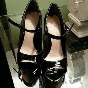 Via Spiga Beautiful black patent leather heels.