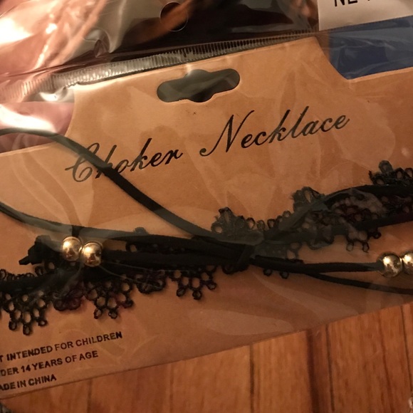 ✨ Double Choker Necklace - Picture 2 of 2