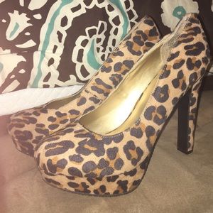 leopard print "mossimo" brand platform heels