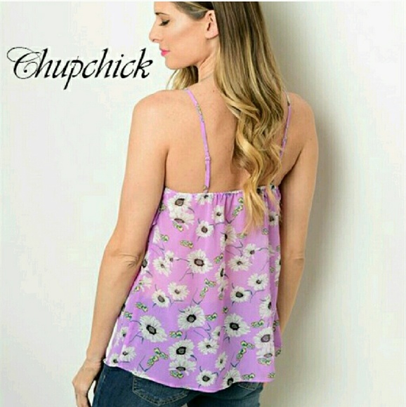 SALE!  Lavender floral top . - Picture 3 of 3