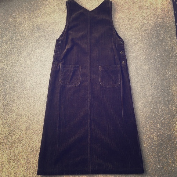 •Black corduroy vintage jumper