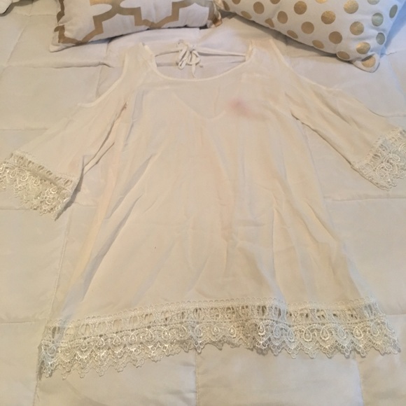 White lace dress❄️