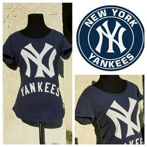 Vintage Style New York Yankees MLB Scoop Neck Tee