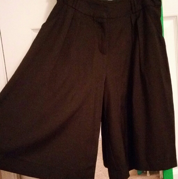 Shorts - Picture 2 of 2