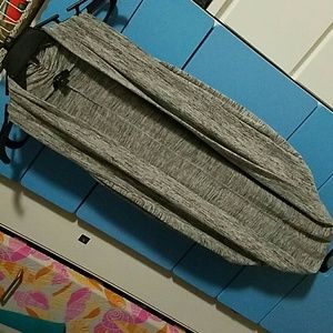 Sleeveless cardigan w/ long back