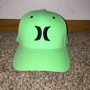 NWOT - Men's Hurley S/M Fitted Hat