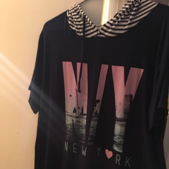 New York hooded tee👚